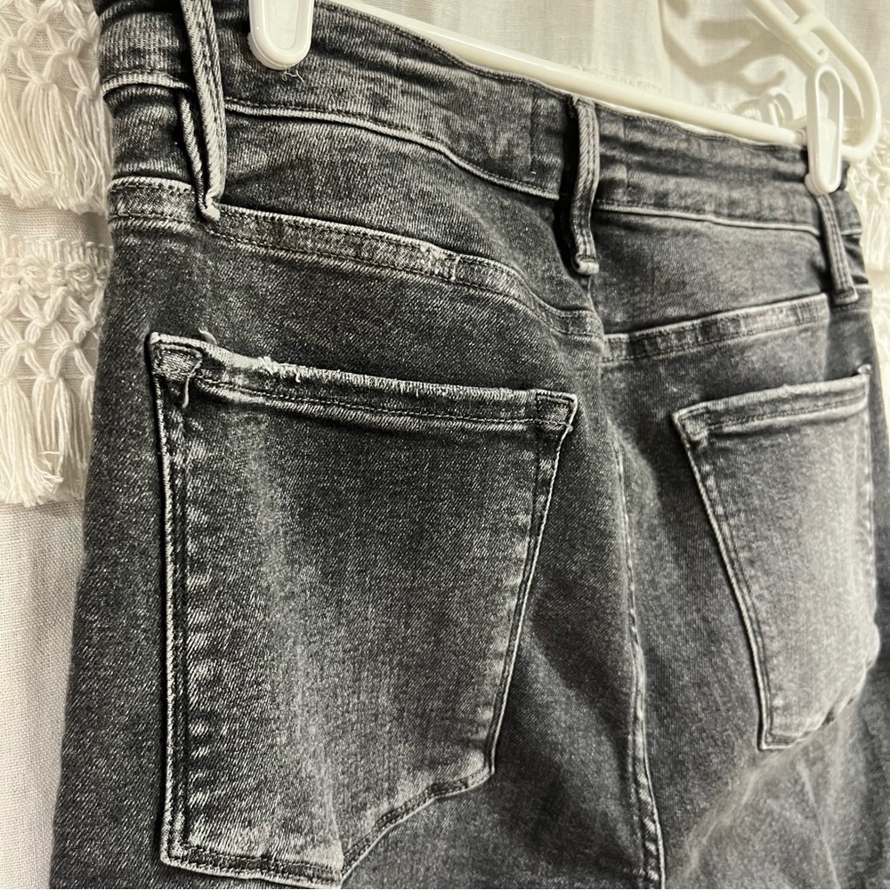 Frame Le One Skinny Dark Gray Wash - Size 30 (2) - Picture 4 of 8